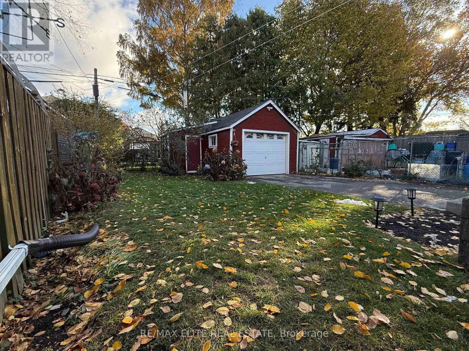 63 St Hubert Avenue, Toronto, Ontario  M4J 3Z2 - Photo 33 - E12556894