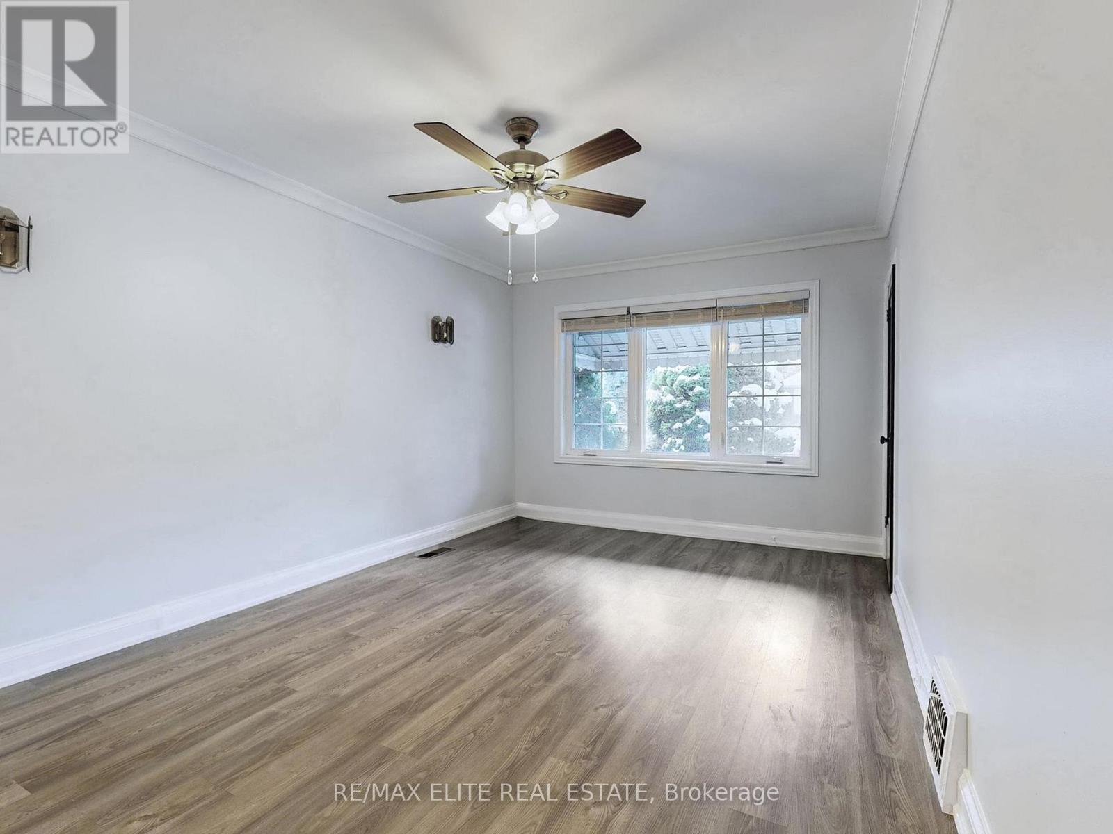 63 St Hubert Avenue, Toronto, Ontario  M4J 3Z2 - Photo 7 - E12556894