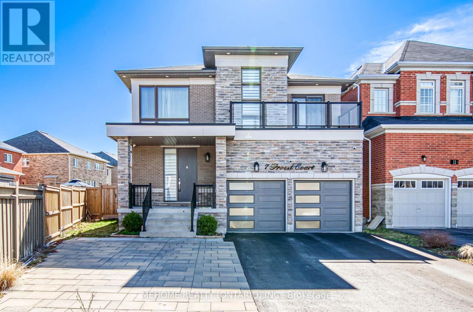 7 PROUD COURT, Aurora, Ontario