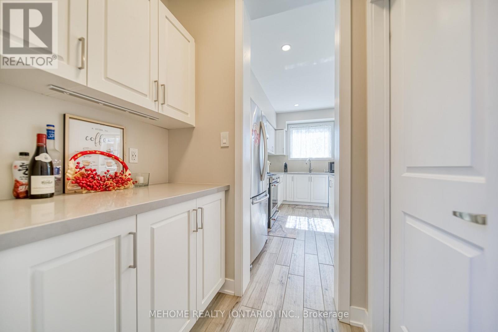 7 Proud Court, Aurora, Ontario  L4G 7B7 - Photo 8 - N12556866