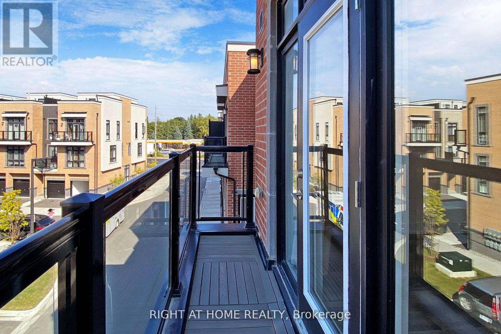 Th7 - 9 Phelps Lane, Richmond Hill, Ontario  L4E 1J4 - Photo 5 - N12556902