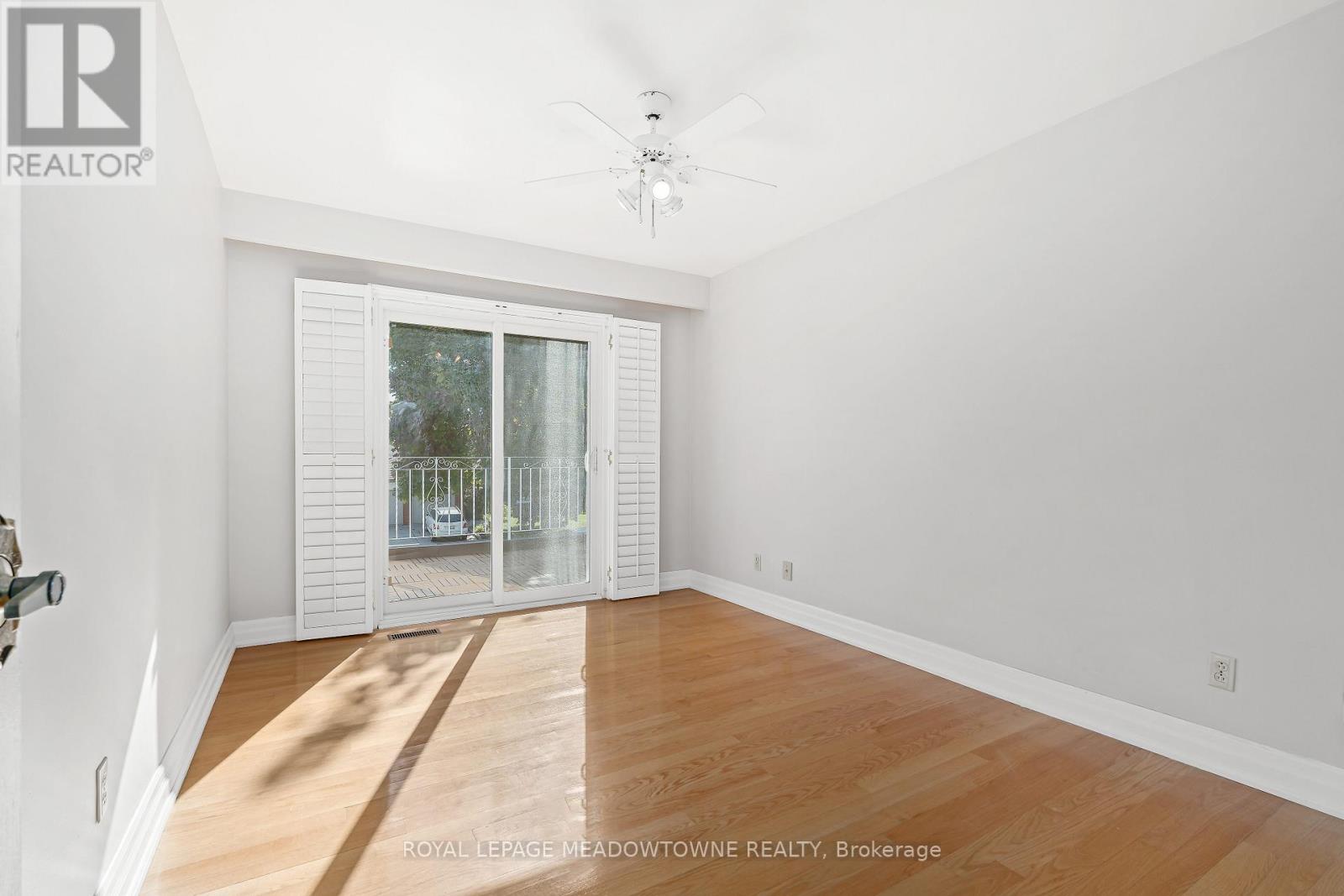 305 Ulric Crescent, Oakville, Ontario  L6K 3R3 - Photo 16 - W12556868