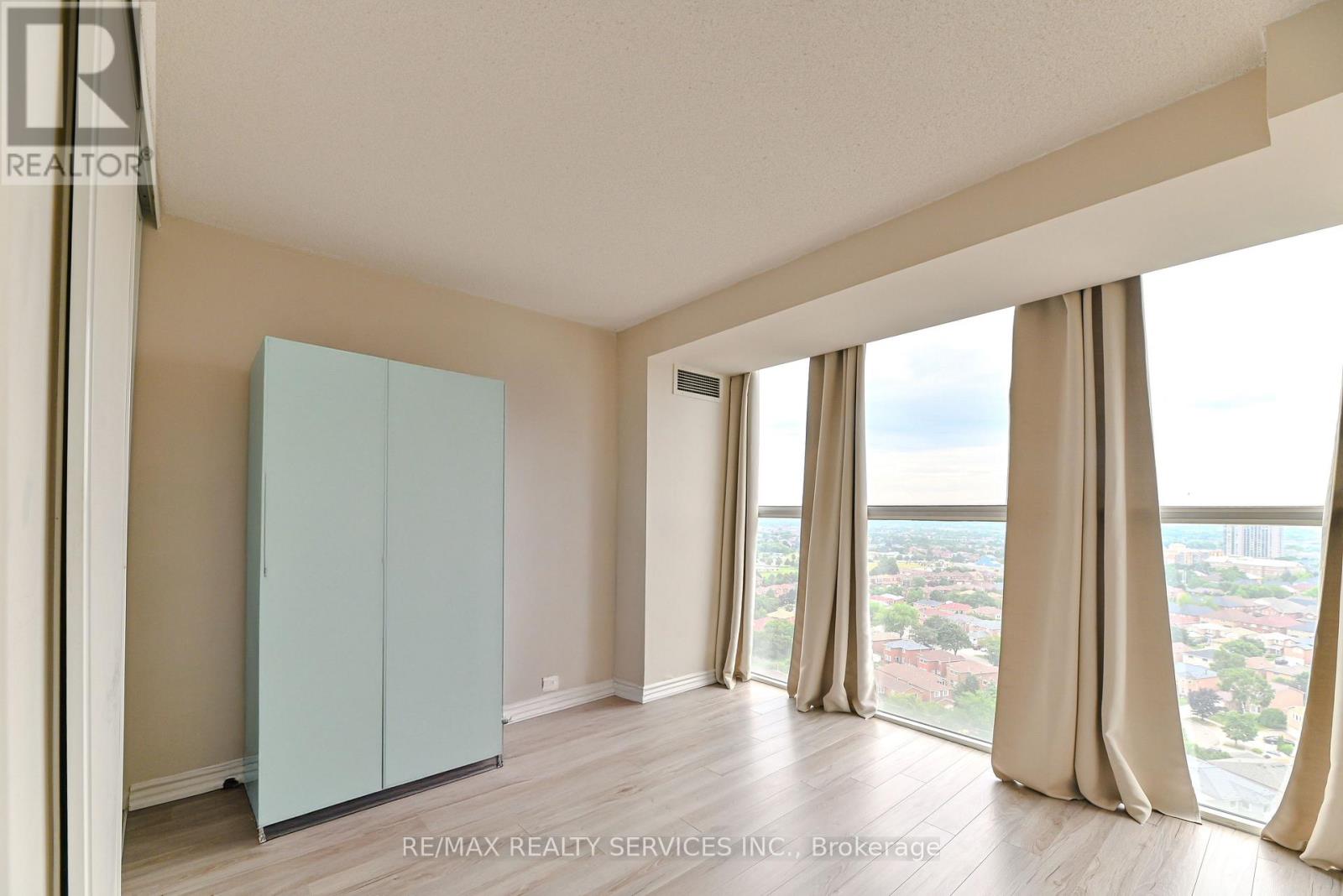 1911 - 35 Trailwood Drive, Mississauga, Ontario  L4Z 3K9 - Photo 32 - W12556890