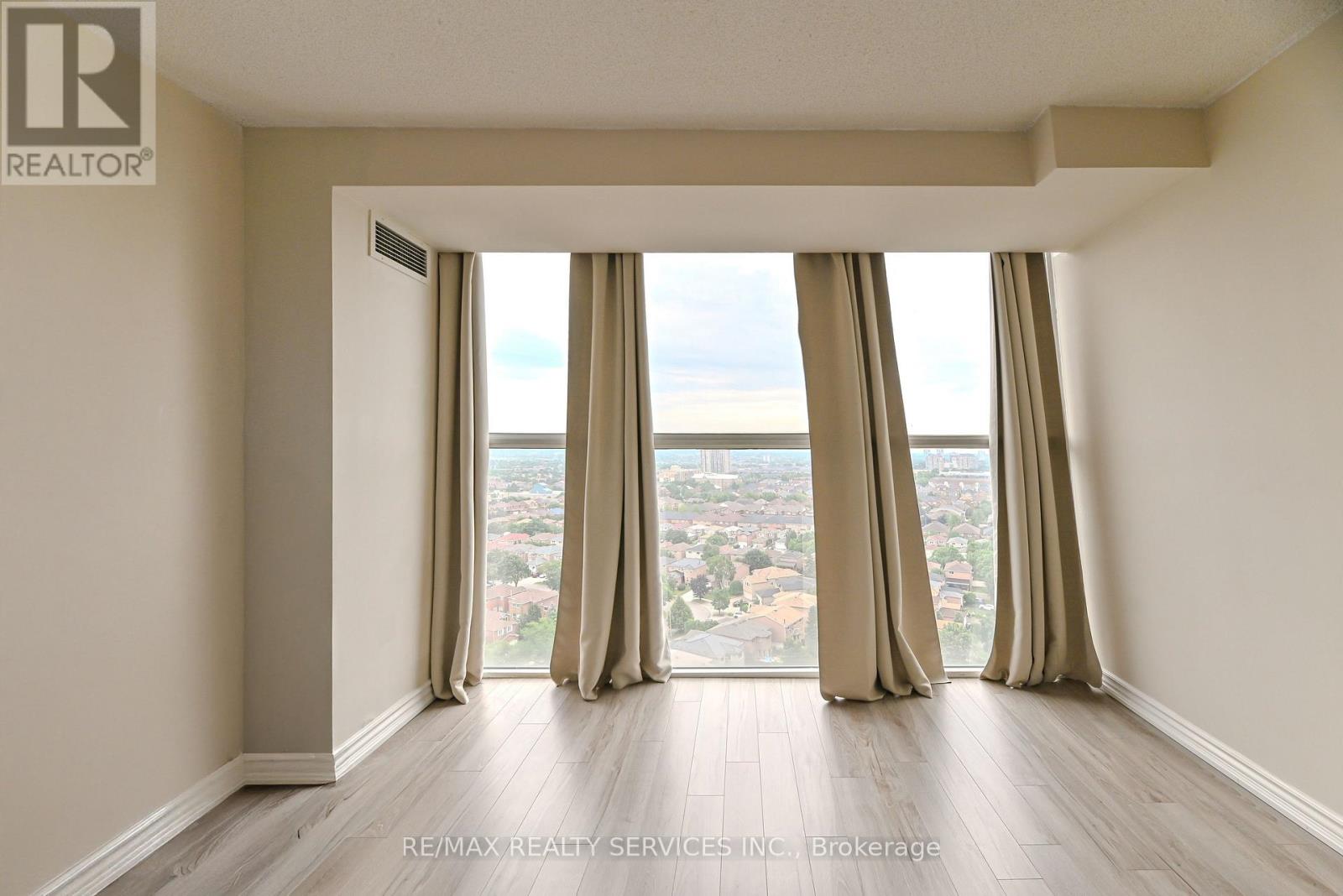 1911 - 35 Trailwood Drive, Mississauga, Ontario  L4Z 3K9 - Photo 33 - W12556890