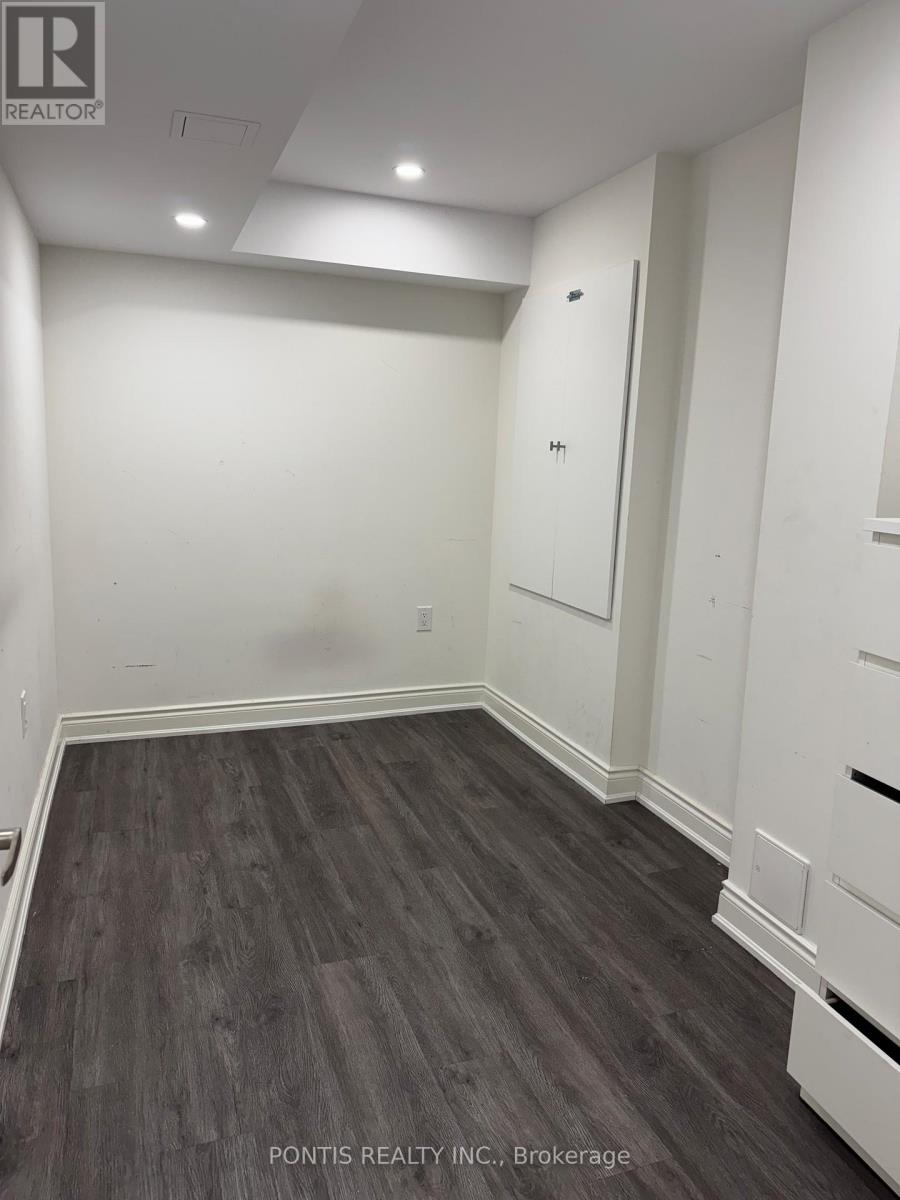 25 Banner Elk Street, Brampton, Ontario  L6Y 6J6 - Photo 10 - W12556892