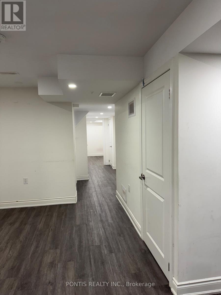 25 Banner Elk Street, Brampton, Ontario  L6Y 6J6 - Photo 11 - W12556892