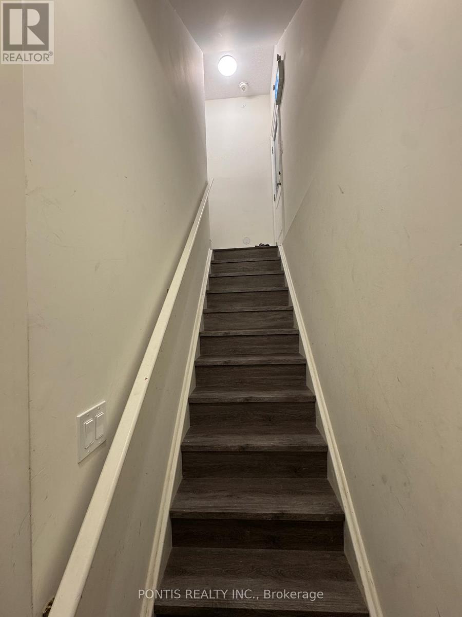 25 Banner Elk Street, Brampton, Ontario  L6Y 6J6 - Photo 4 - W12556892