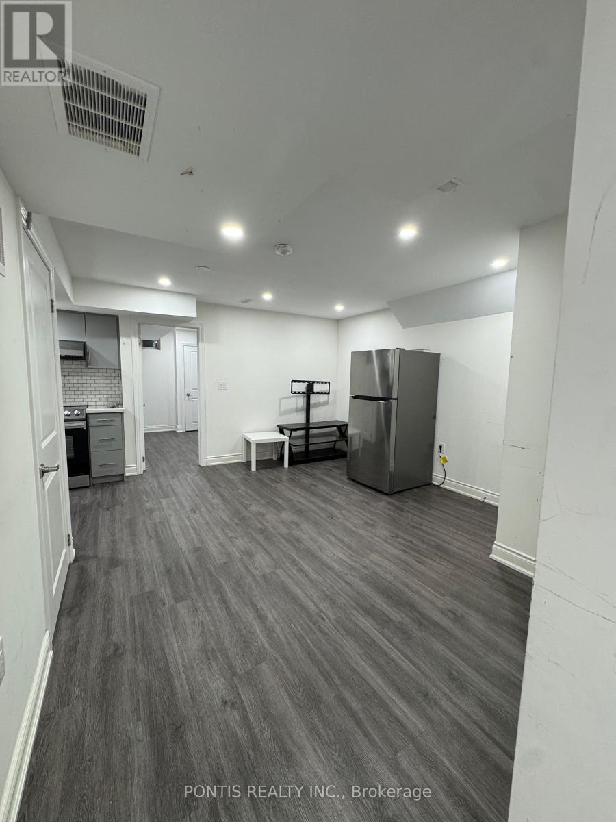 25 Banner Elk Street, Brampton, Ontario  L6Y 6J6 - Photo 7 - W12556892