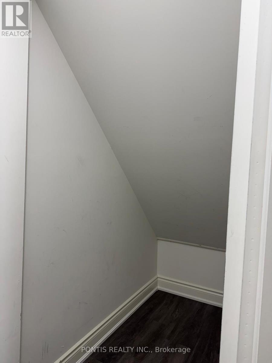 25 Banner Elk Street, Brampton, Ontario  L6Y 6J6 - Photo 8 - W12556892