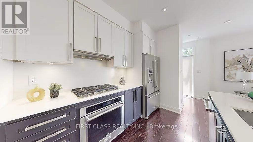 7 - 4080 Parkside Village Drive, Mississauga, Ontario  L5B 0K2 - Photo 3 - W12556896