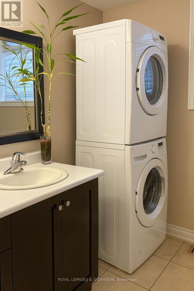 23a Yarrow Road, Toronto, Ontario  M6M 4E2 - Photo 5 - W12556934