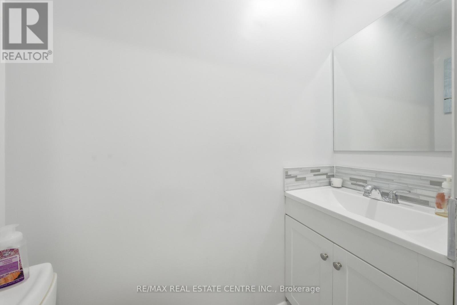 3129 Stevenage Court, Mississauga, Ontario  L5N 4T7 - Photo 11 - W12556944