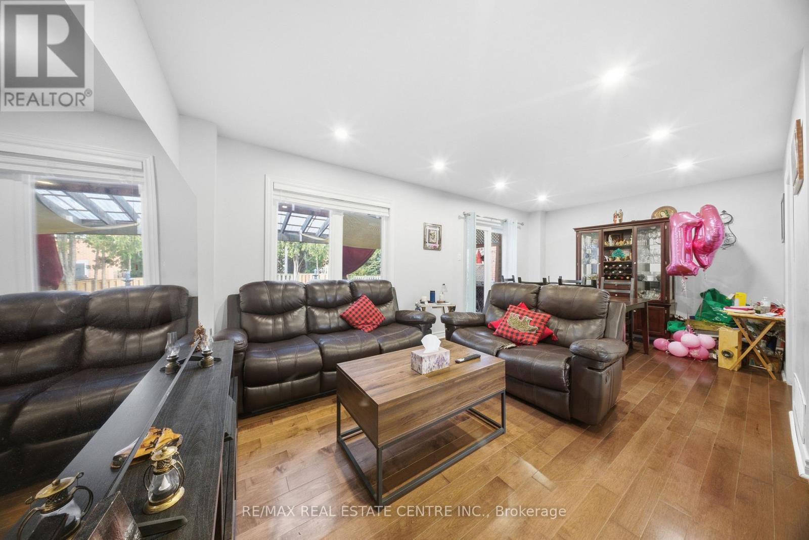 3129 Stevenage Court, Mississauga, Ontario  L5N 4T7 - Photo 13 - W12556944