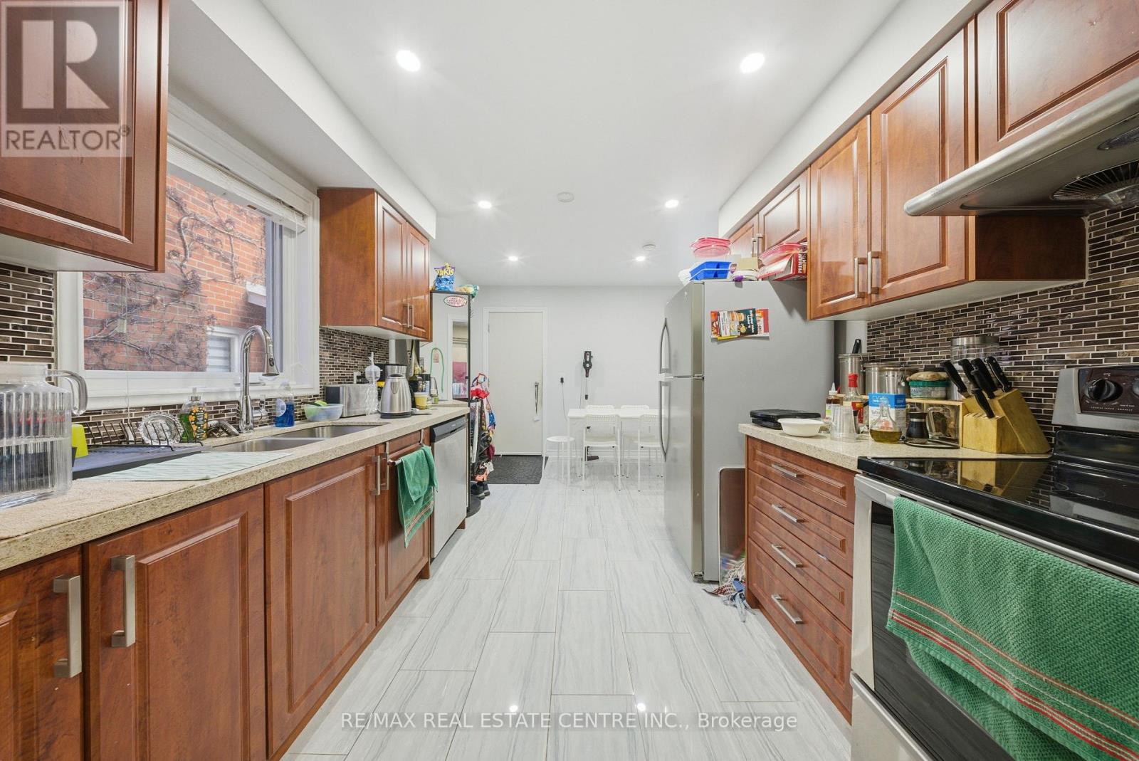 3129 Stevenage Court, Mississauga, Ontario  L5N 4T7 - Photo 15 - W12556944