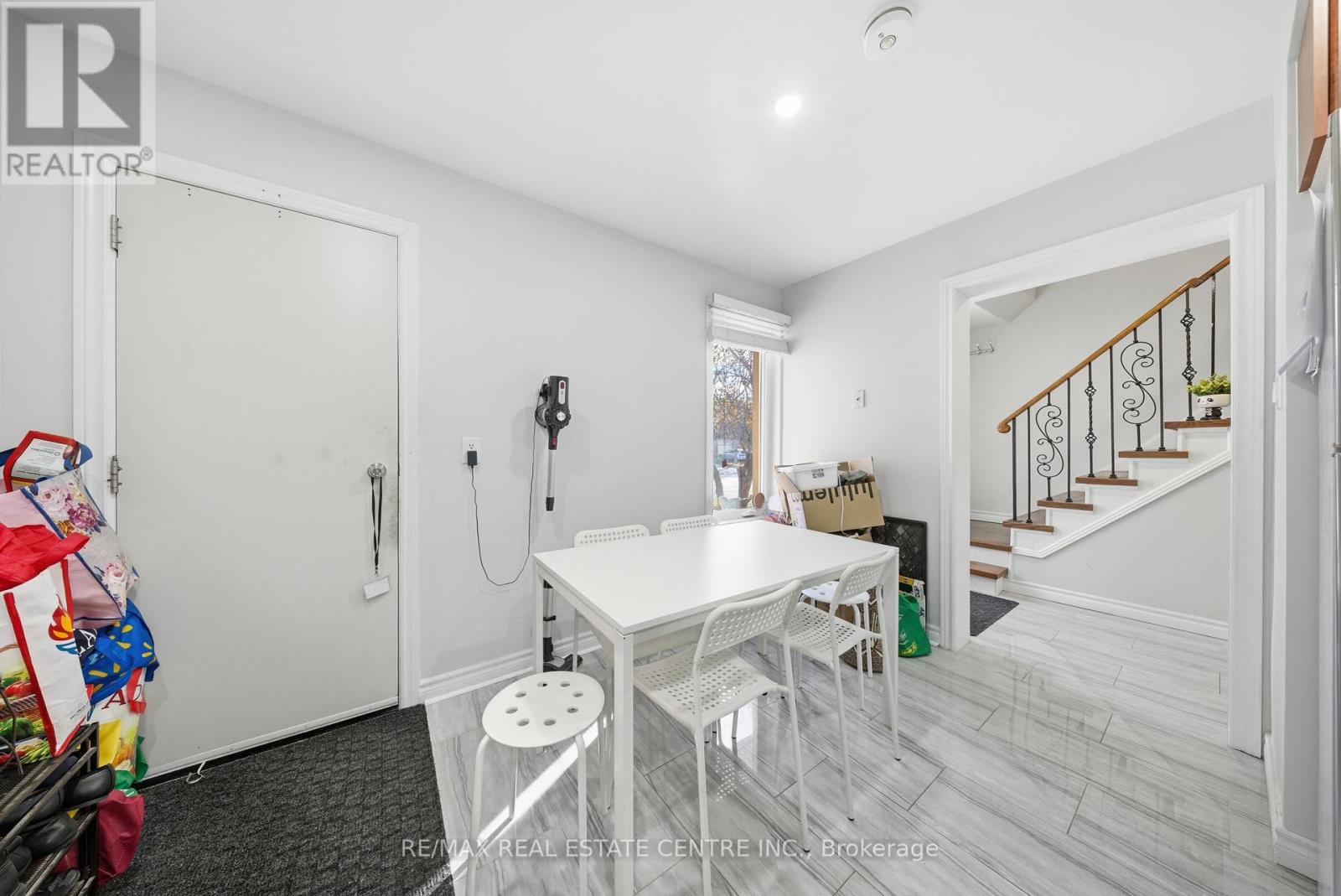 3129 Stevenage Court, Mississauga, Ontario  L5N 4T7 - Photo 18 - W12556944