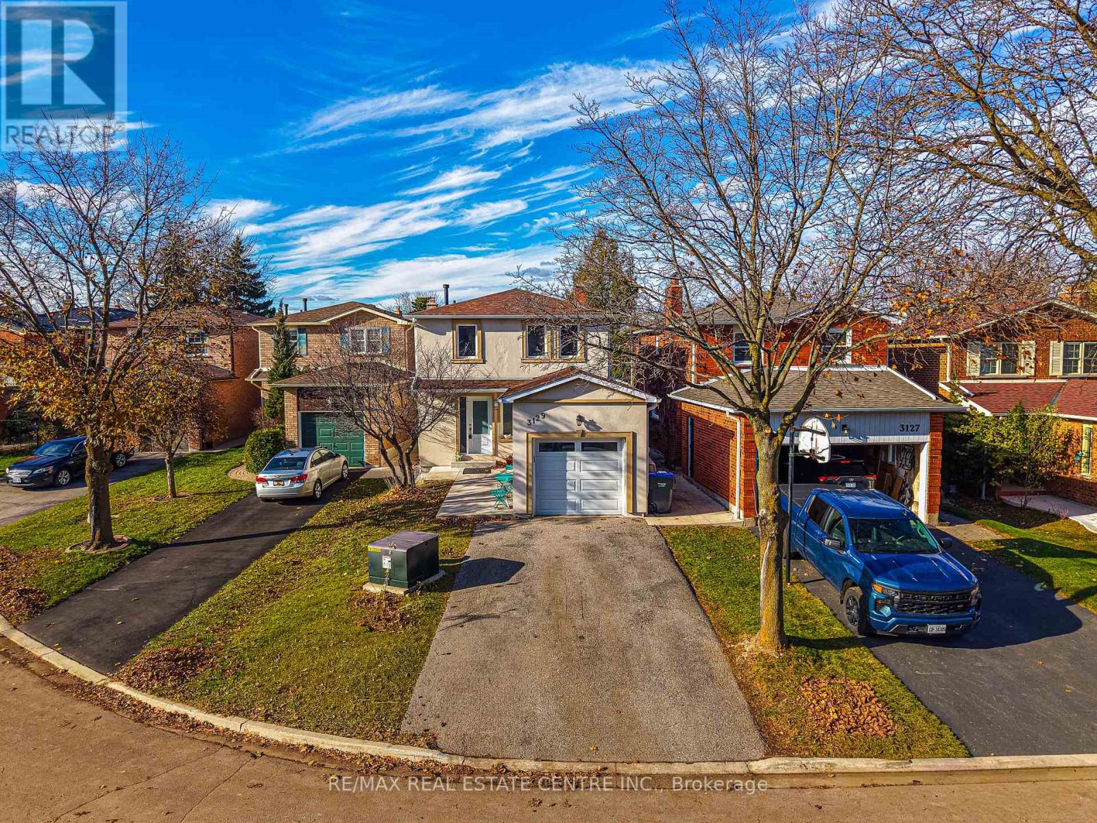 3129 Stevenage Court, Mississauga, Ontario  L5N 4T7 - Photo 2 - W12556944