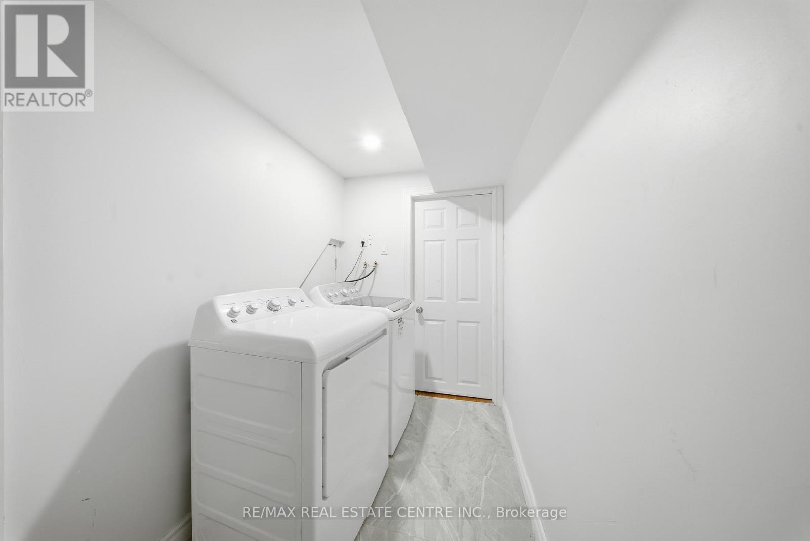 3129 Stevenage Court, Mississauga, Ontario  L5N 4T7 - Photo 25 - W12556944