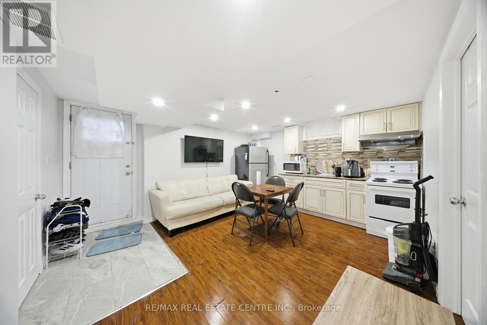 3129 Stevenage Court, Mississauga, Ontario  L5N 4T7 - Photo 27 - W12556944