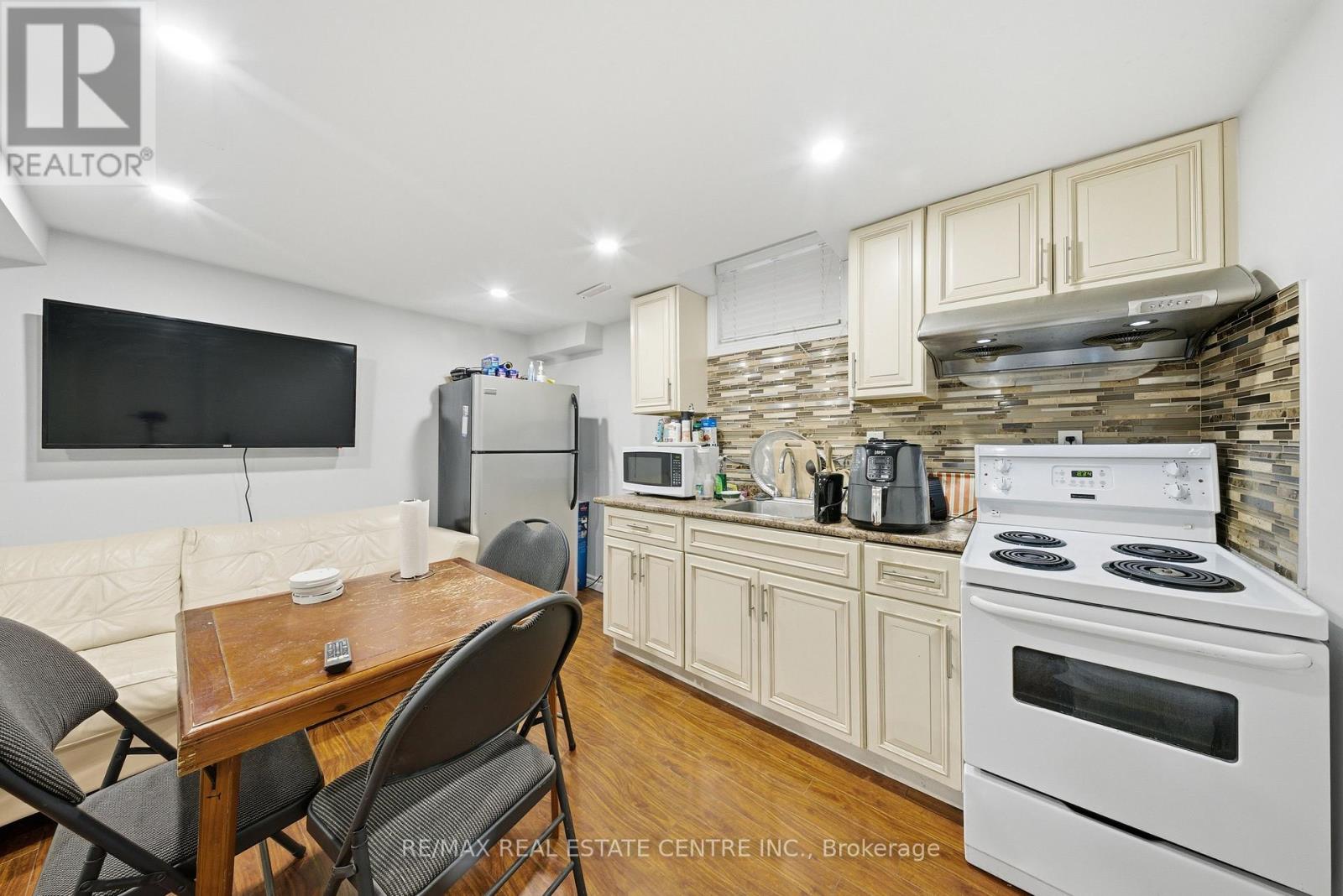 3129 Stevenage Court, Mississauga, Ontario  L5N 4T7 - Photo 28 - W12556944