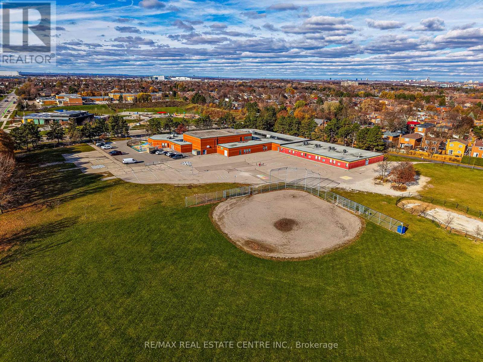 3129 Stevenage Court, Mississauga, Ontario  L5N 4T7 - Photo 44 - W12556944