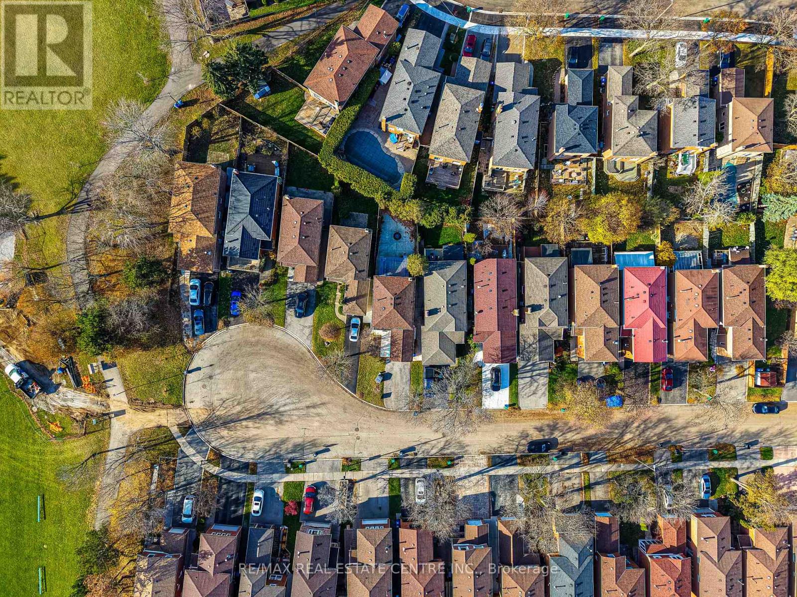 3129 Stevenage Court, Mississauga, Ontario  L5N 4T7 - Photo 5 - W12556944