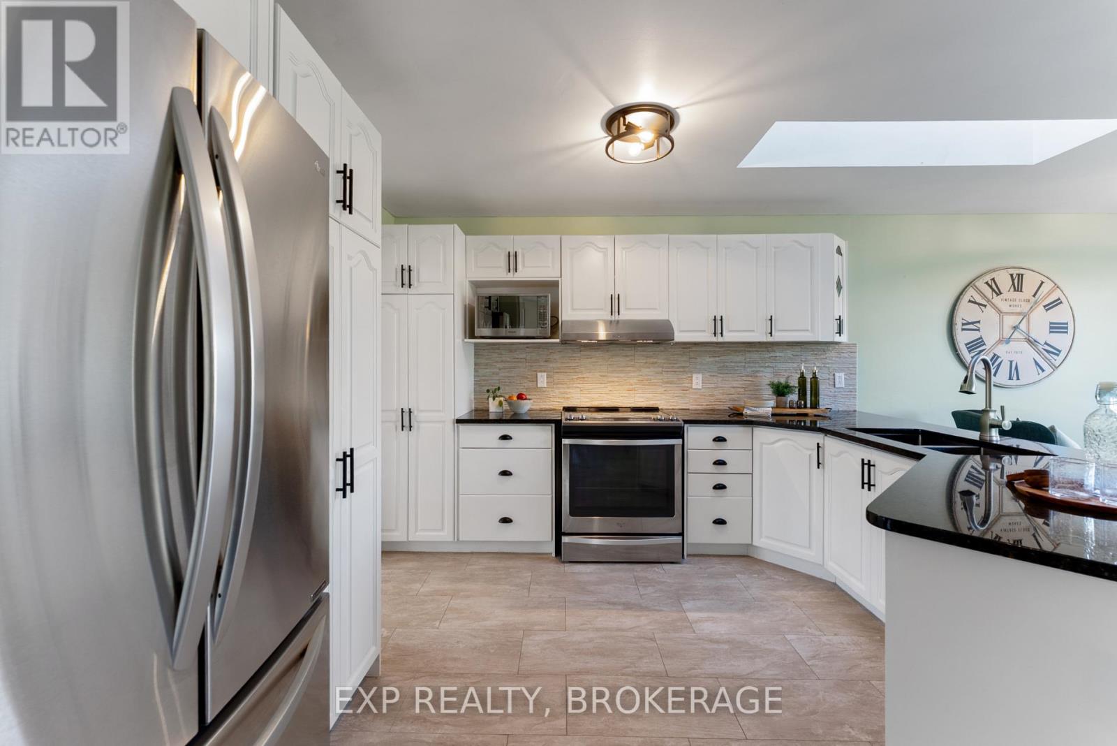 53 Gumby Lane, Quinte West, Ontario  K8V 5P6 - Photo 13 - X12556978