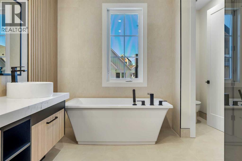 342 Normandy Drive Sw, Calgary, Alberta  T3E 8G8 - Photo 24 - A2266611