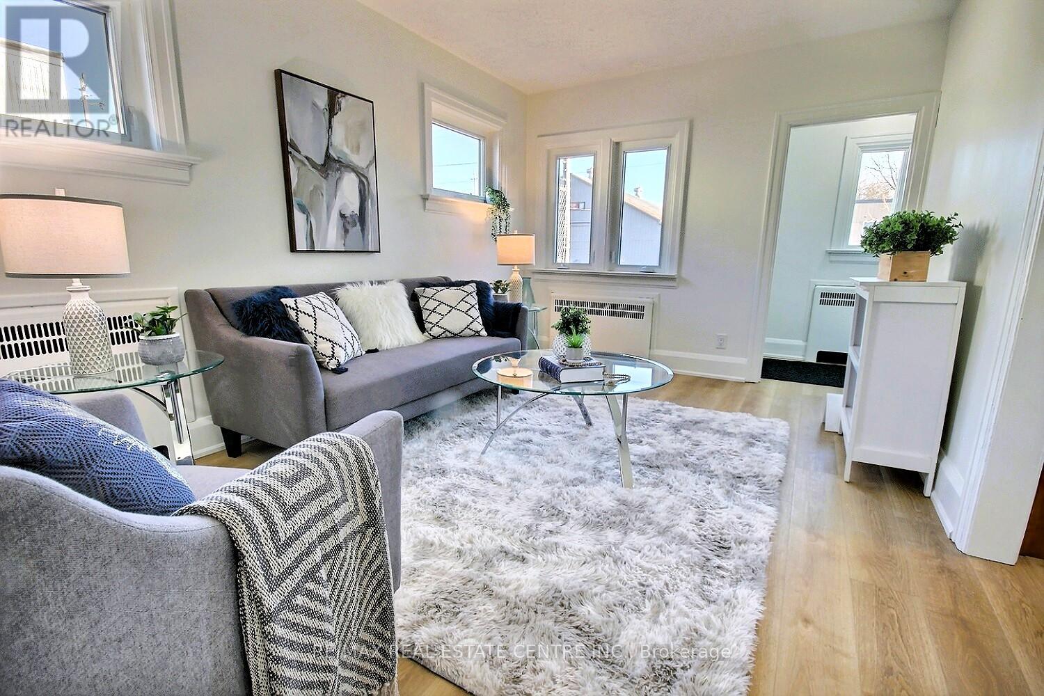 324 Wellington Street N Street N, Waterloo, Ontario  N2H 5K9 - Photo 4 - X12556854