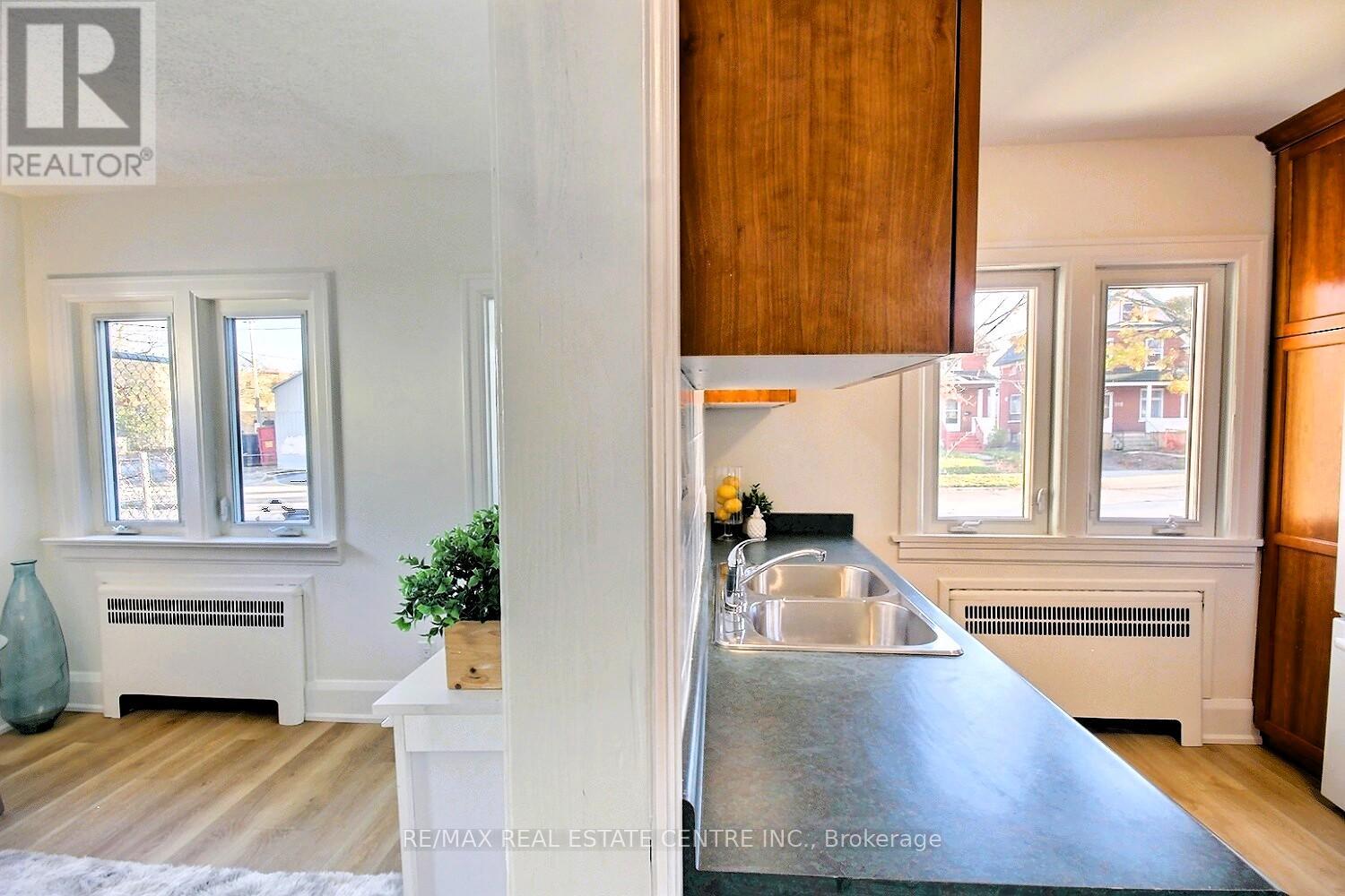 324 Wellington Street N Street N, Waterloo, Ontario  N2H 5K9 - Photo 8 - X12556854