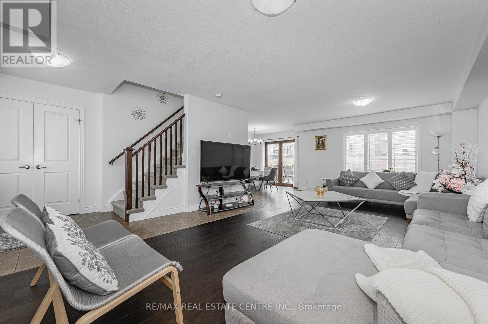 854 Springbank Avenue N, Woodstock, Ontario  N4T 1T5 - Photo 2 - X12556864