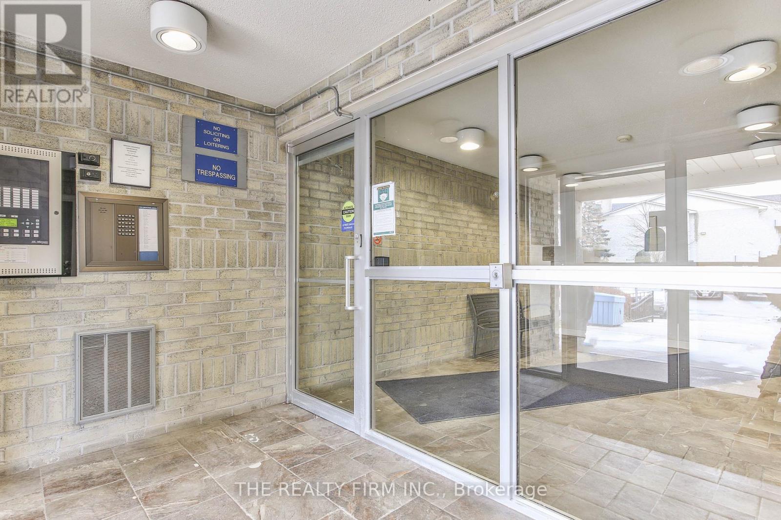 304 - 729 Deveron Crescent, London South, Ontario  N5Z 4X5 - Photo 2 - X12556968