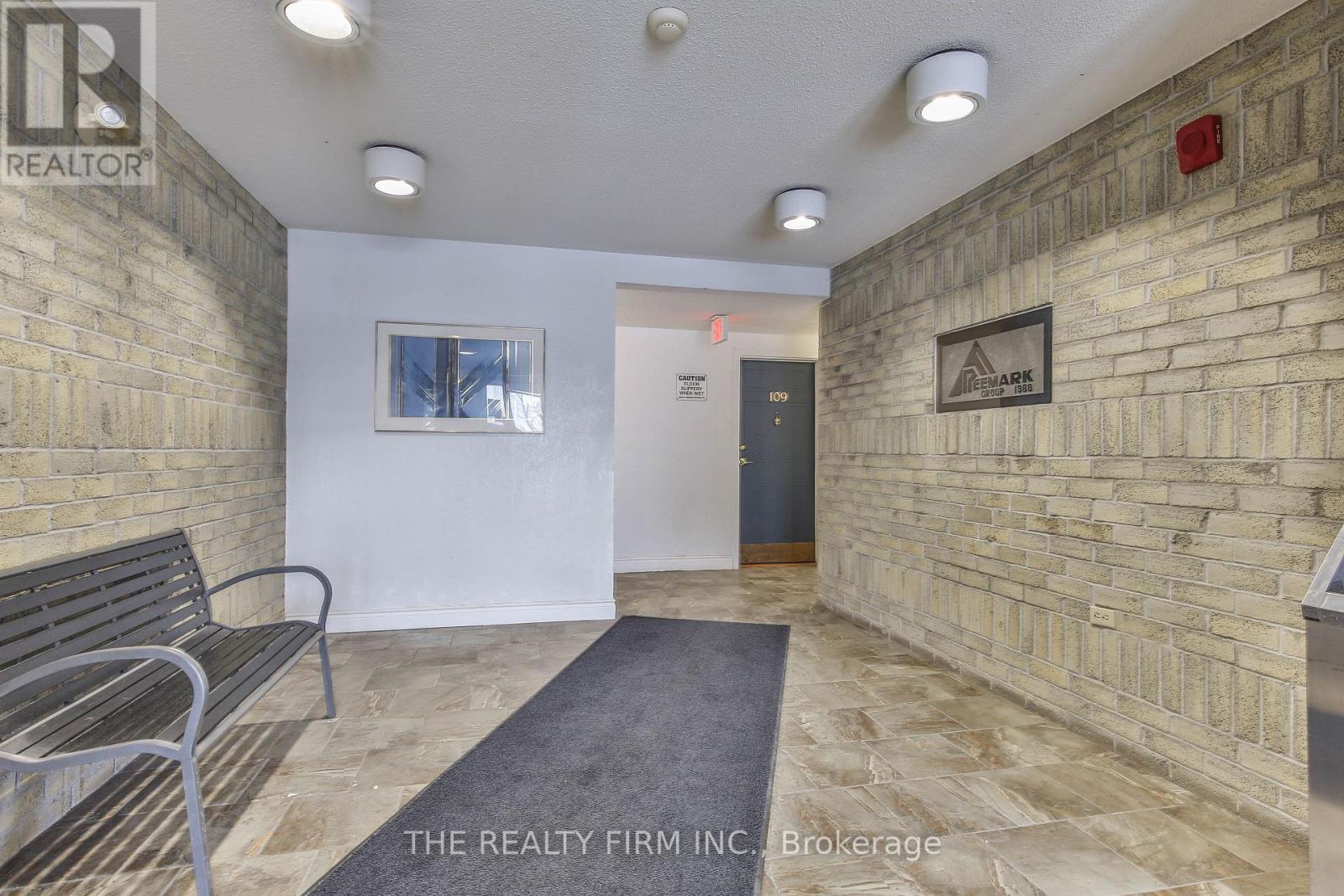 304 - 729 Deveron Crescent, London South, Ontario  N5Z 4X5 - Photo 3 - X12556968