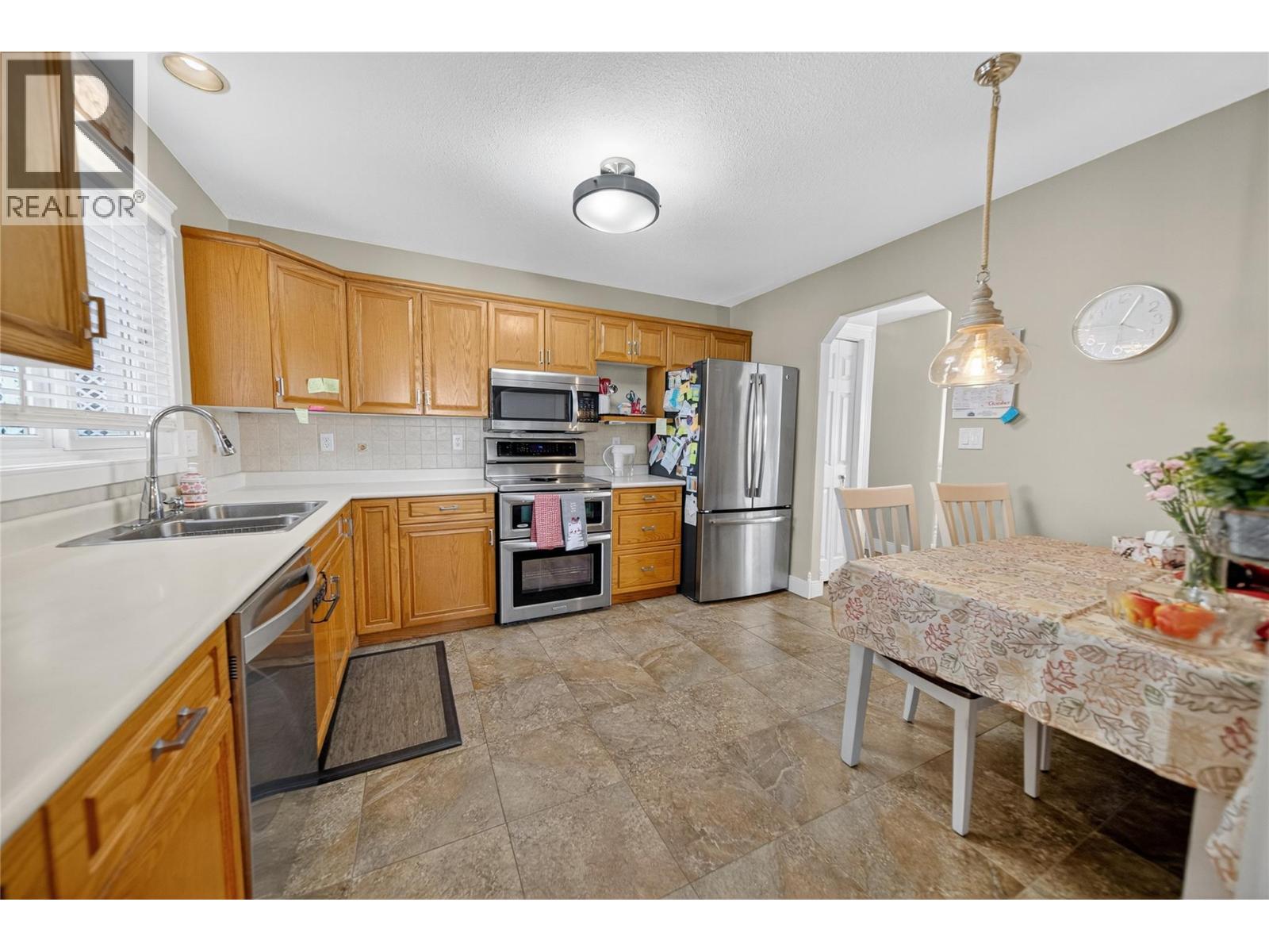 1200 11th Avenue S, Cranbrook, British Columbia  V1C 4J8 - Photo 3 - 10367201