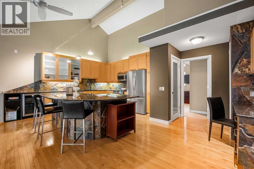 702 Patterson View Sw, Calgary, Alberta  T3H 3J9 - Photo 9 - A2271235