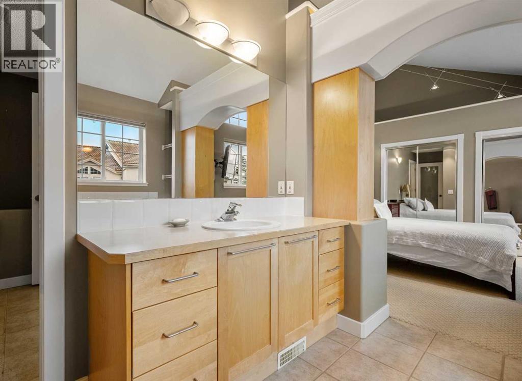 702 Patterson View Sw, Calgary, Alberta  T3H 3J9 - Photo 23 - A2271235