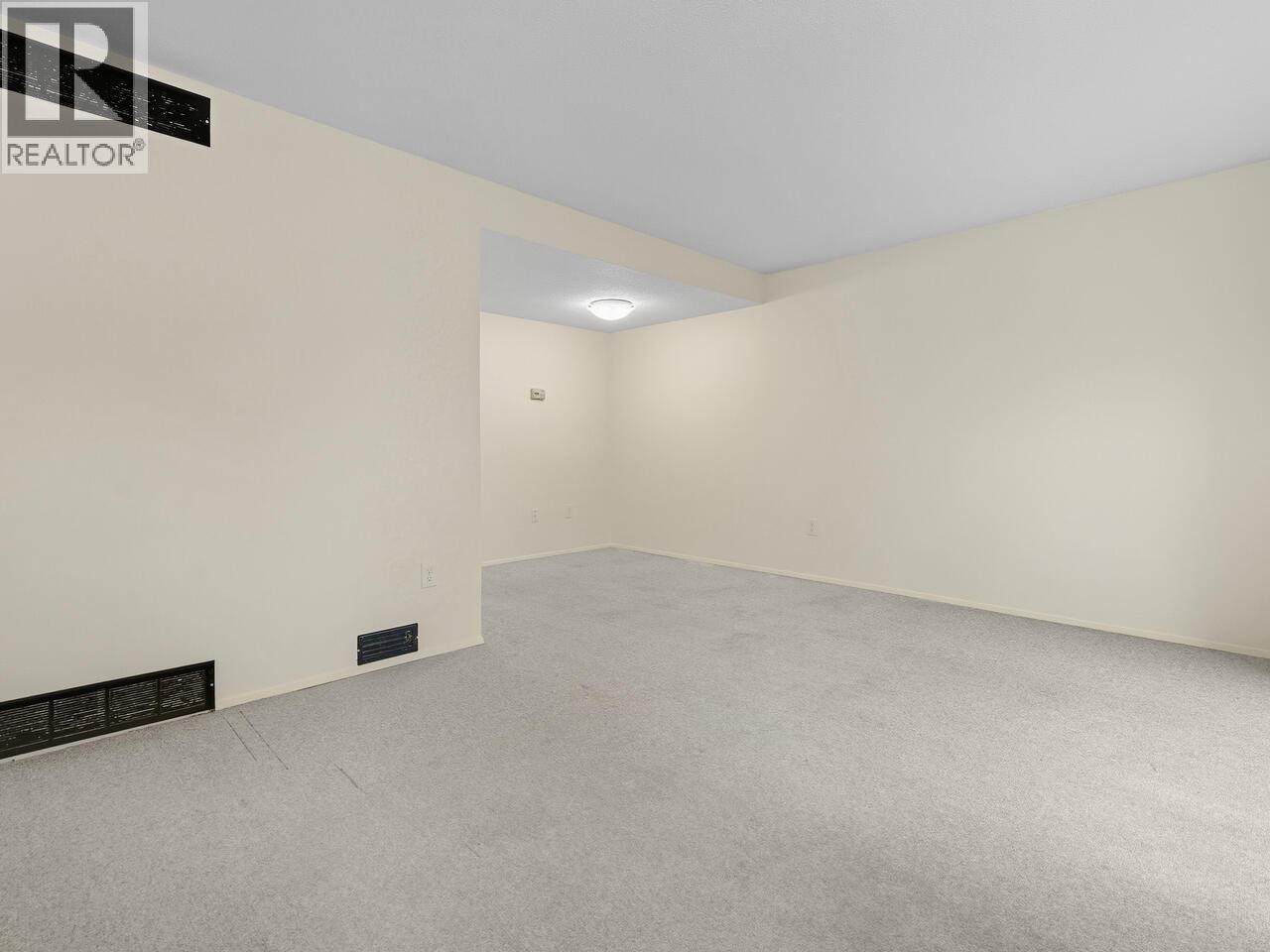 8574 Flowering Place, Burnaby, British Columbia  V5A 4B4 - Photo 8 - R3068519