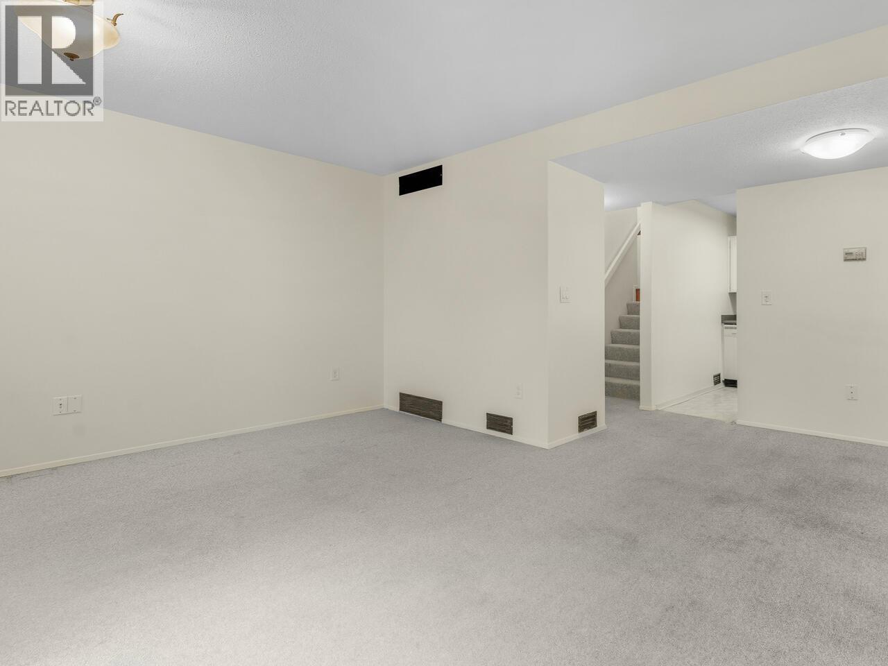 8574 Flowering Place, Burnaby, British Columbia  V5A 4B4 - Photo 9 - R3068519