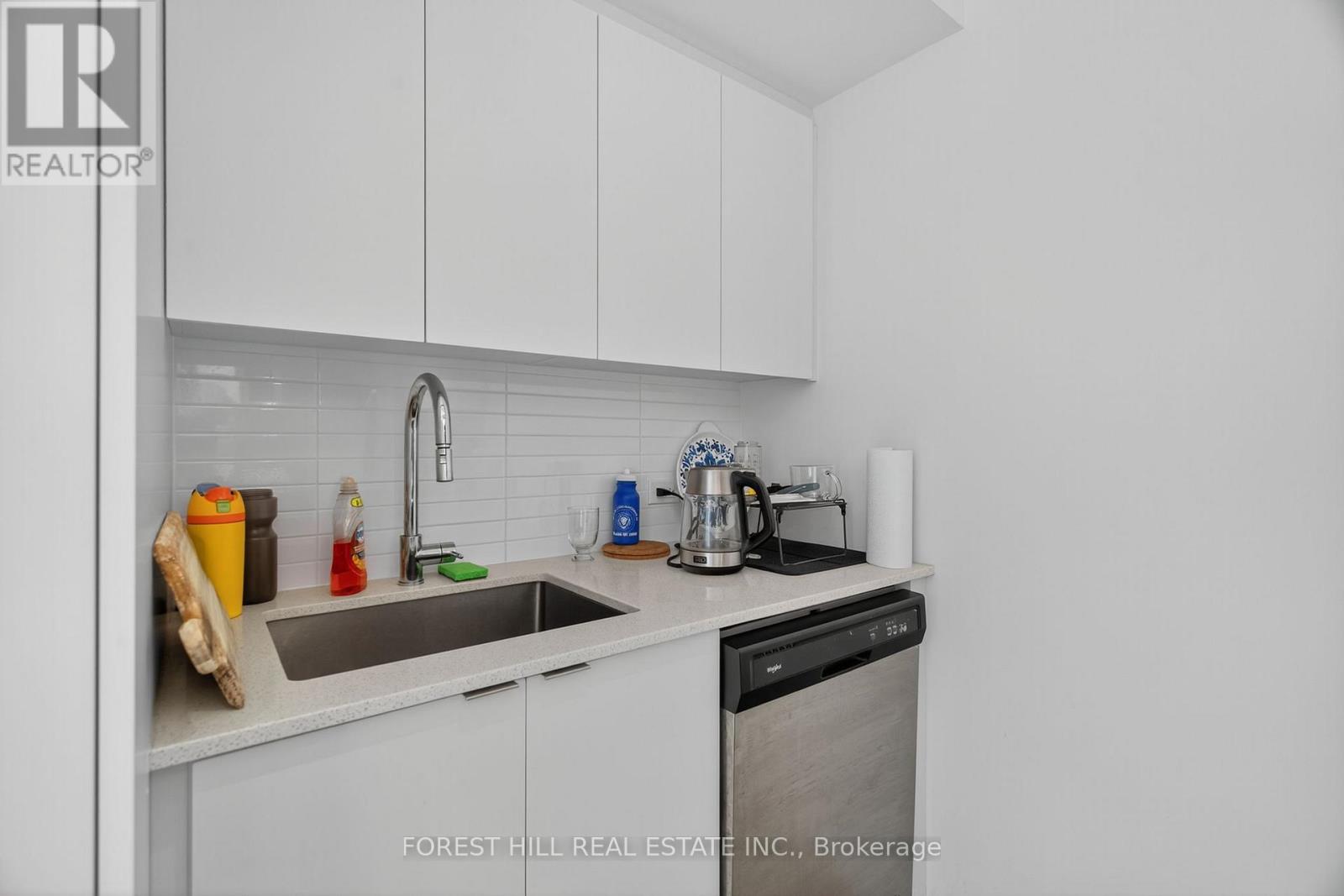 1204 - 30 Tretti Way, Toronto, Ontario  M3H 0E3 - Photo 7 - C12524420