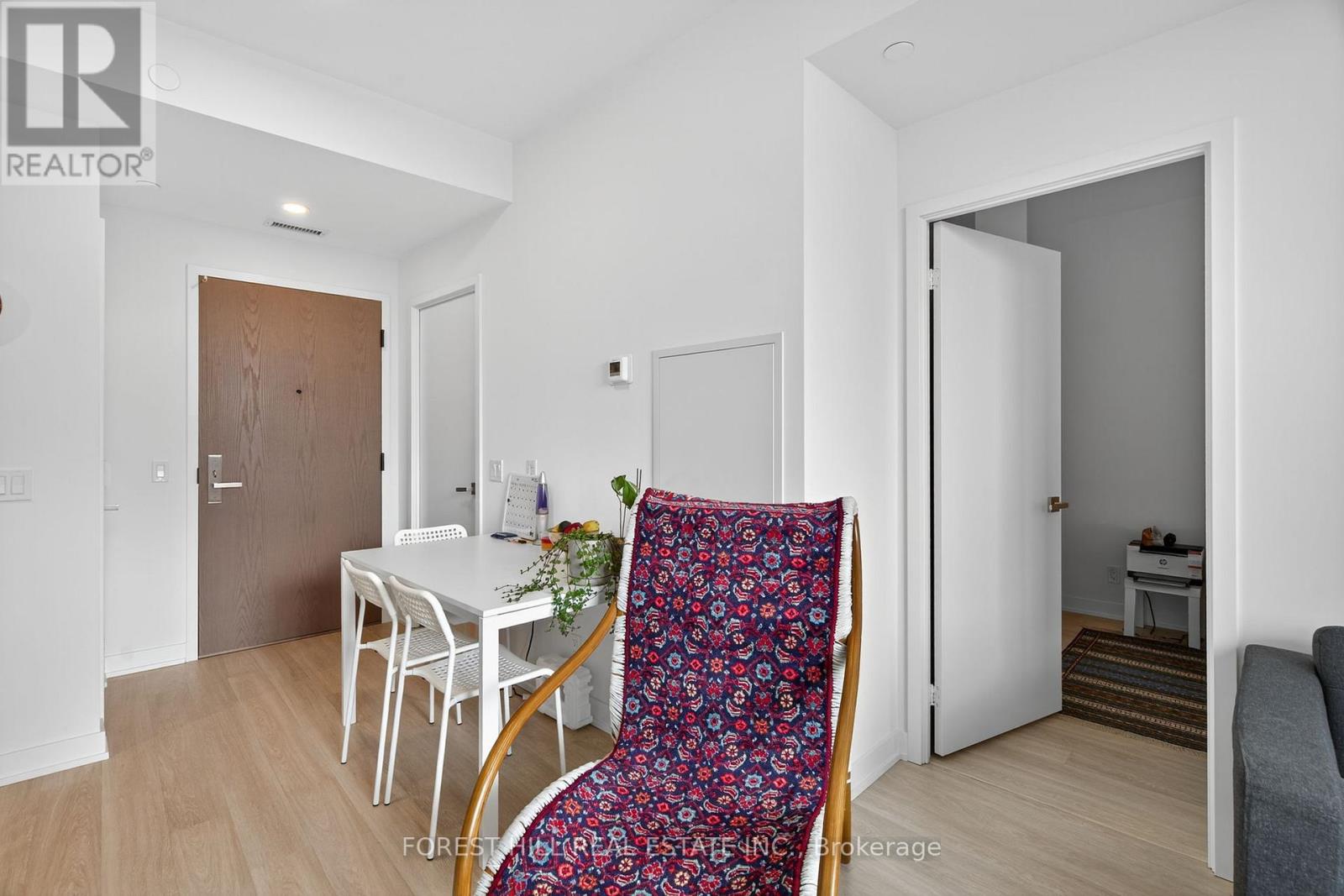 1204 - 30 Tretti Way, Toronto, Ontario  M3H 0E3 - Photo 5 - C12524420