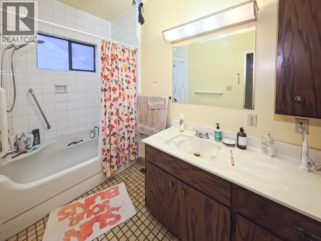 5570 Balaclava Street, Vancouver, British Columbia V6N 1L1 - Photo 12 - R3068548