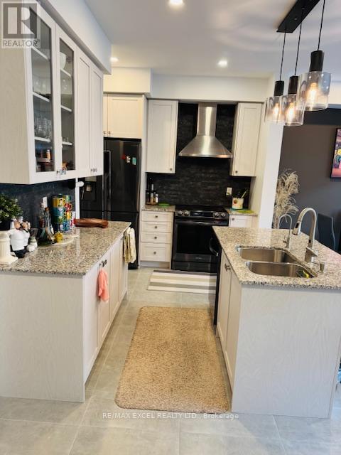 22 Boiton Street, Richmond Hill, Ontario L4S 0J4 - Photo 6 - N12555826