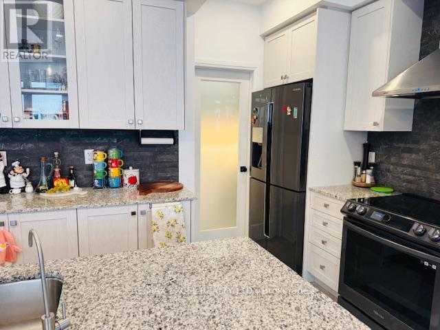 22 Boiton Street, Richmond Hill, Ontario L4S 0J4 - Photo 8 - N12555826