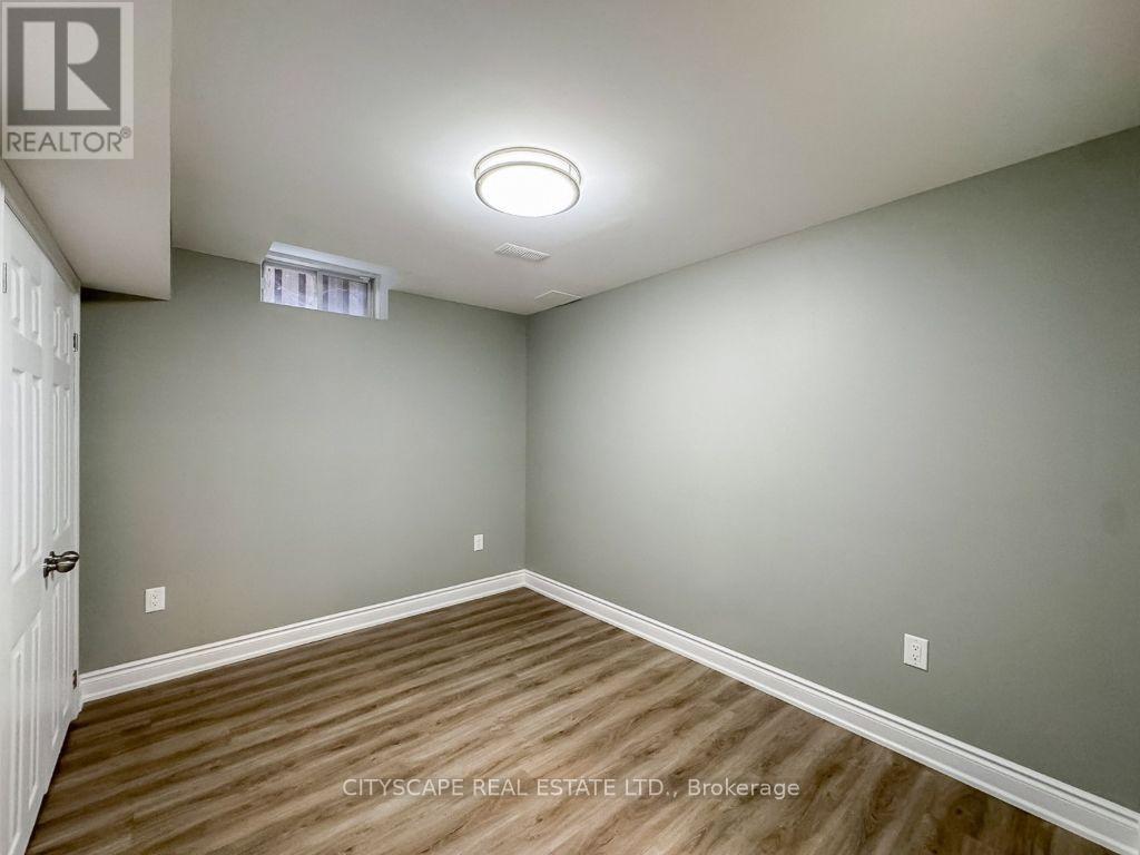 2449 Auckland Drive, Burlington, Ontario  L7L 7A9 - Photo 31 - W12556628