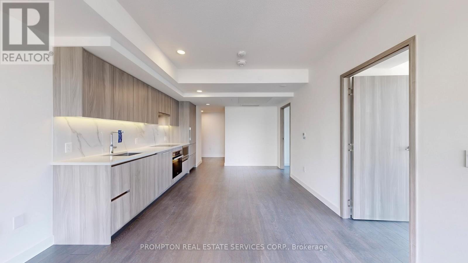 5803 - 3 Concord Cityplace Way, Toronto, Ontario  M5V 0X4 - Photo 16 - C12556994