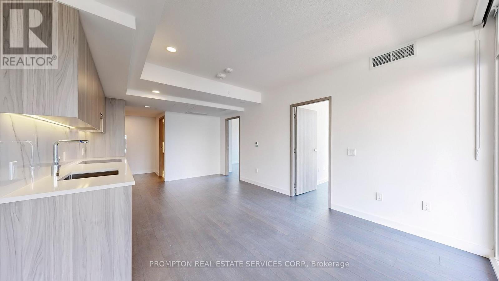 5803 - 3 Concord Cityplace Way, Toronto, Ontario  M5V 0X4 - Photo 17 - C12556994