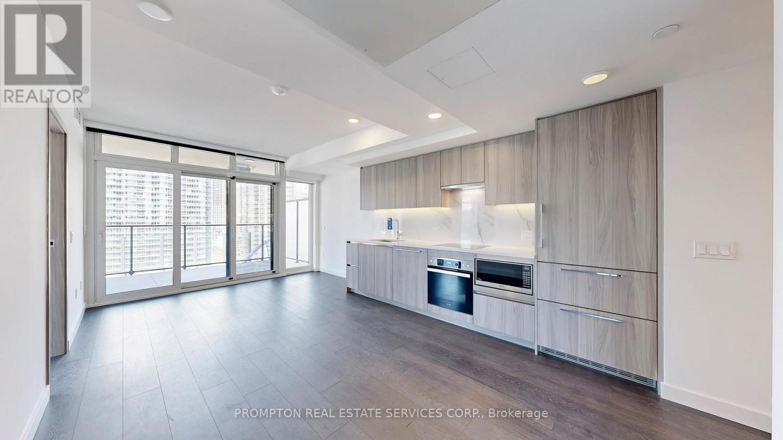 5803 - 3 Concord Cityplace Way, Toronto, Ontario  M5V 0X4 - Photo 18 - C12556994