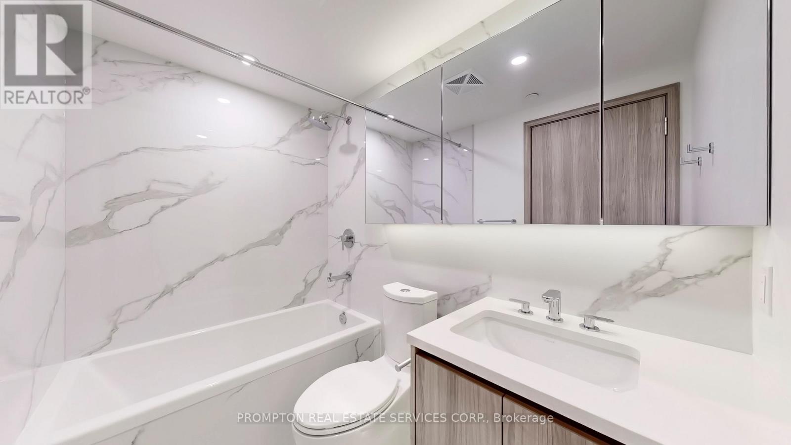 5803 - 3 Concord Cityplace Way, Toronto, Ontario  M5V 0X4 - Photo 24 - C12556994