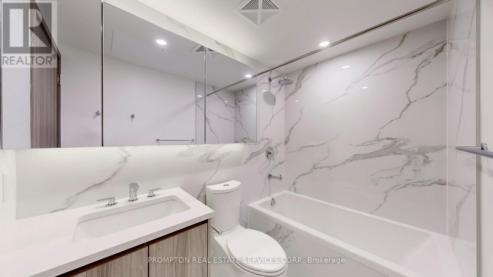 5803 - 3 Concord Cityplace Way, Toronto, Ontario  M5V 0X4 - Photo 27 - C12556994