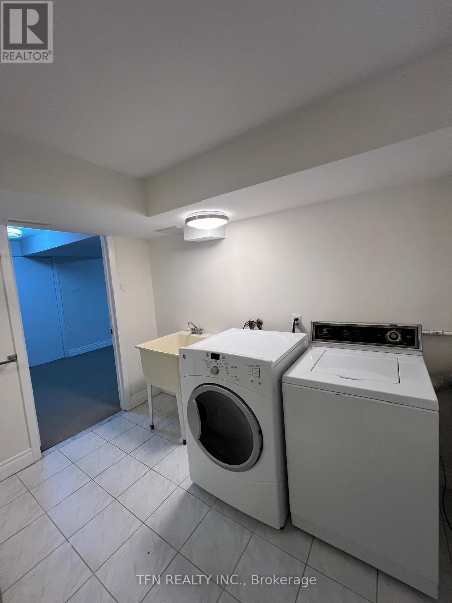 23 Beardmore Crescent, Toronto, Ontario  M2K 2P3 - Photo 10 - C12556608