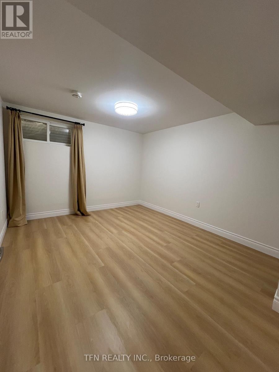 23 Beardmore Crescent, Toronto, Ontario  M2K 2P3 - Photo 6 - C12556608